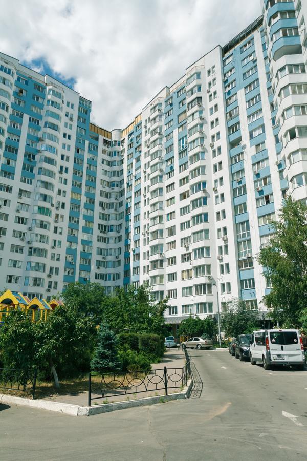 Apartment Poznyaky-Bazhana Kijów Zewnętrze zdjęcie